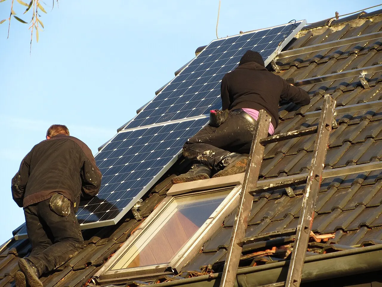 Installation panneaux solaires résidentiels & entreprises