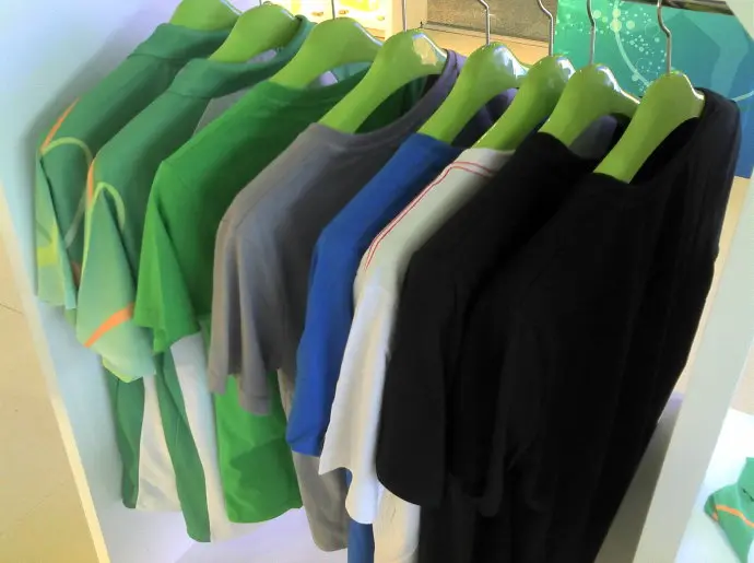 Lot de 200 T-shirts coton vierges, toutes tailles