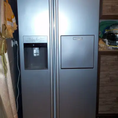 Réfrigérateur Hisense 250L, quasi neuf