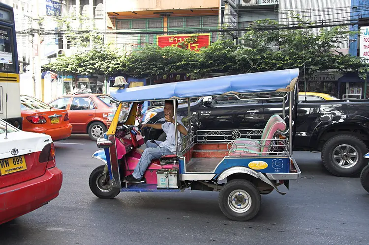 全新三轮摩的 Bajaj 汽油款 跑客赚钱 可分期付款