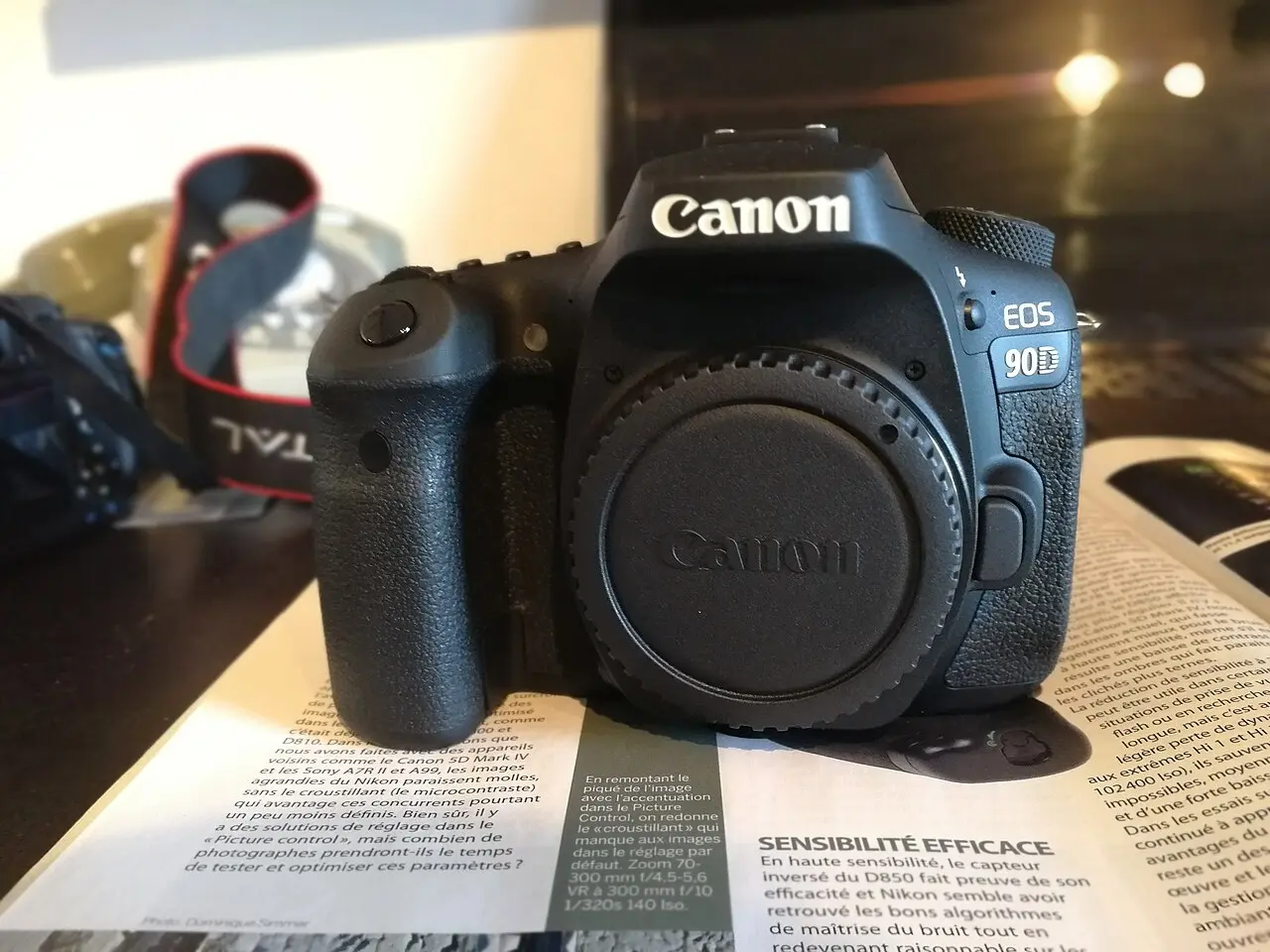 佳能 EOS 90D 单反 + 18-135 镜头 快门 1.2 万次