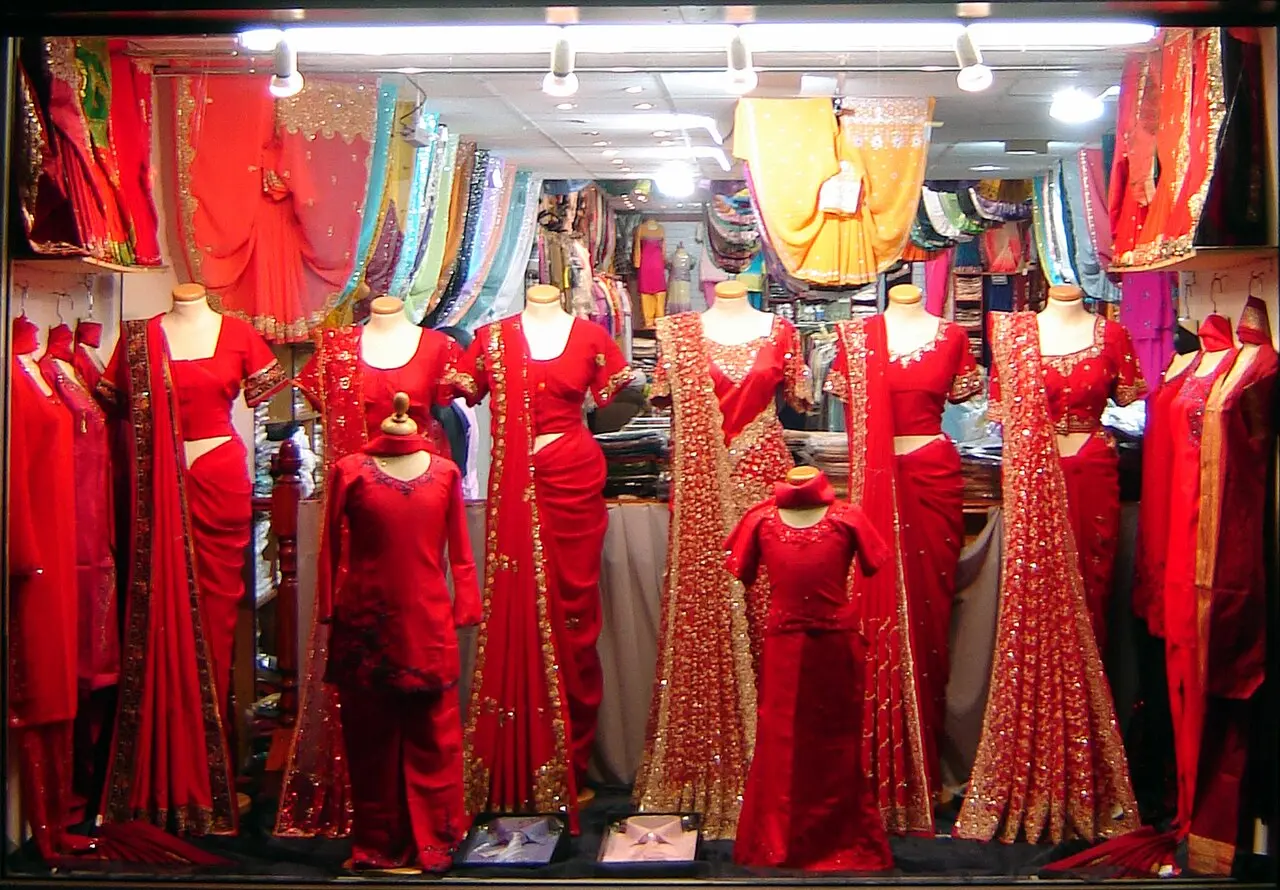 婚纱礼服出租 / 定制 新款到店 可试穿