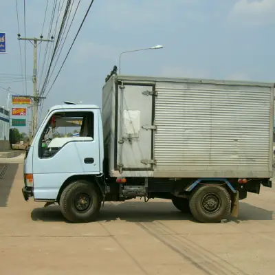 二手五十铃 4.2 米货车，手续齐全
